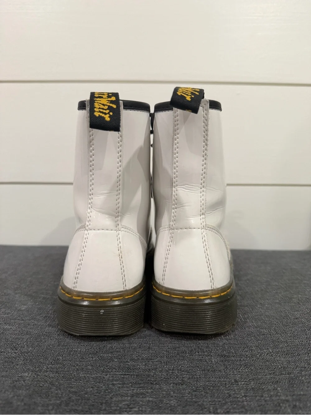 N/A lightly worn